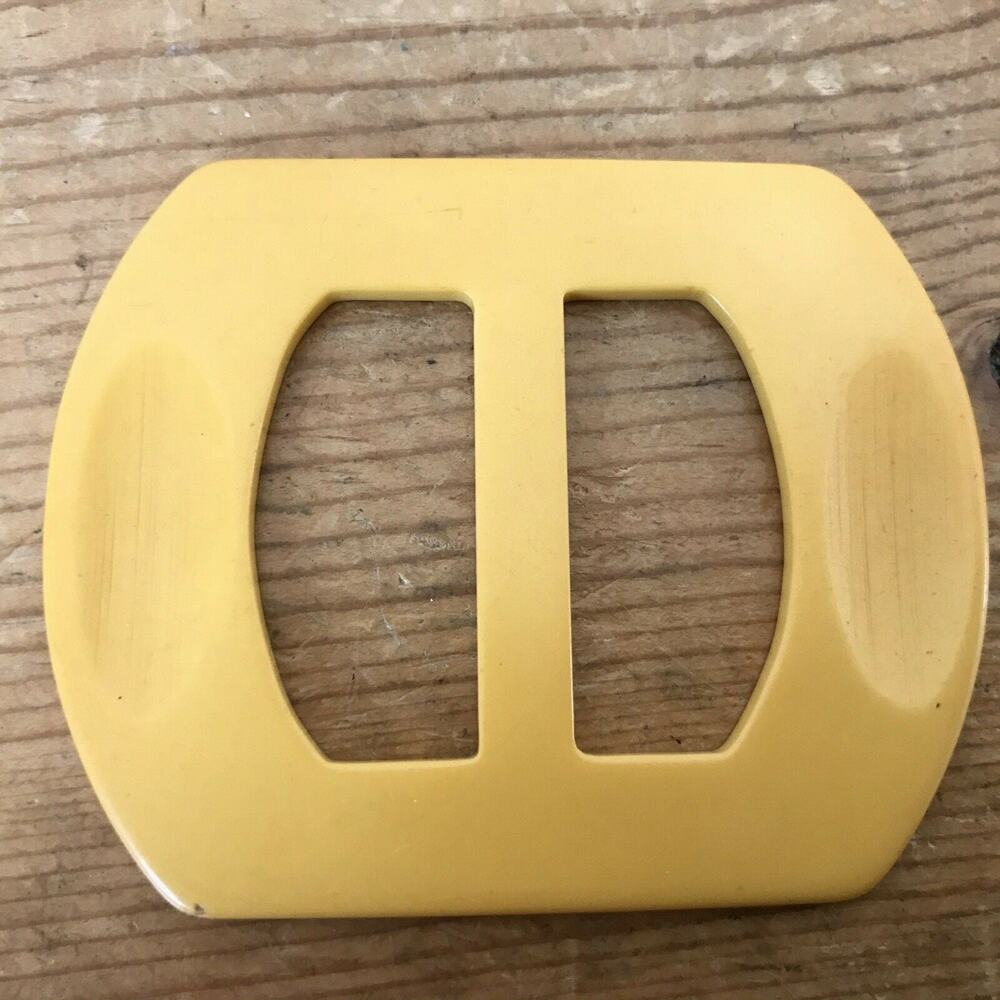 Vintage 30s 40s Mid Century Butterscotch Amber Bakelite Tested Carved Buckle 7cm